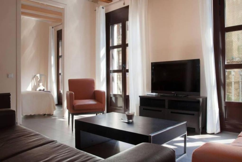 EL born - spacious 2 bedrooms