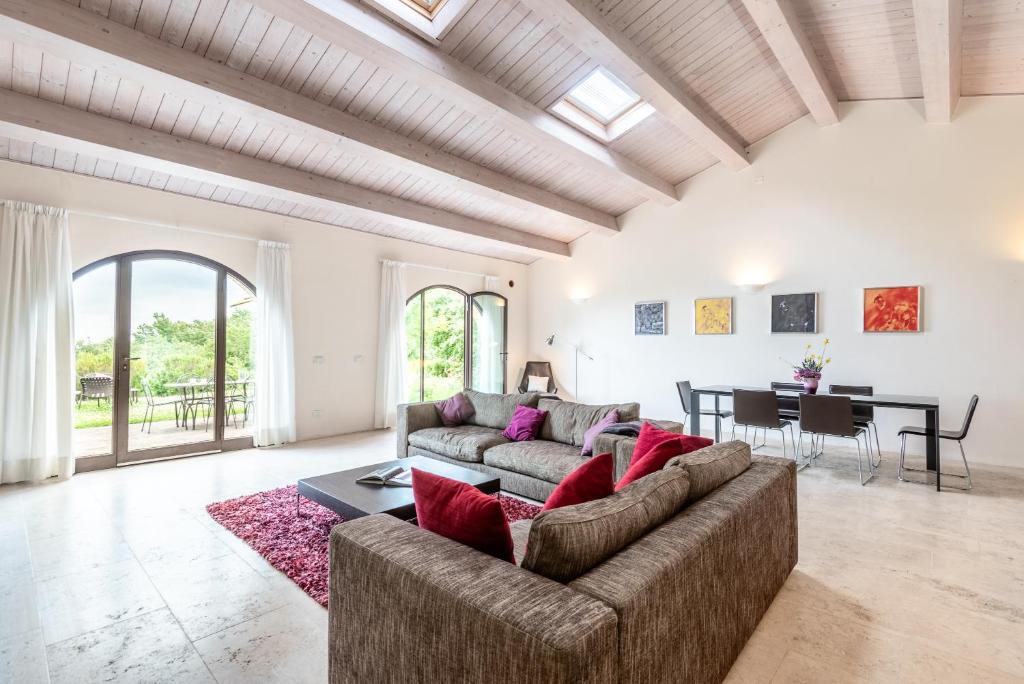 Zdjęcie z galerii obiektu Villa Aquila on two floors - Cignella Resort Tuscany w mieście Osteria Delle Noci