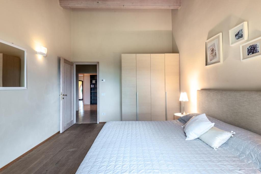 Zdjęcie z galerii obiektu Villa Aquila on two floors - Cignella Resort Tuscany w mieście Osteria Delle Noci