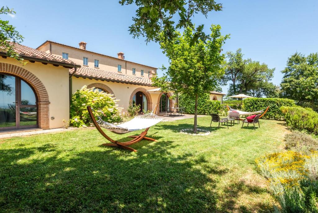 Zdjęcie z galerii obiektu Villa Aquila on two floors - Cignella Resort Tuscany w mieście Osteria Delle Noci
