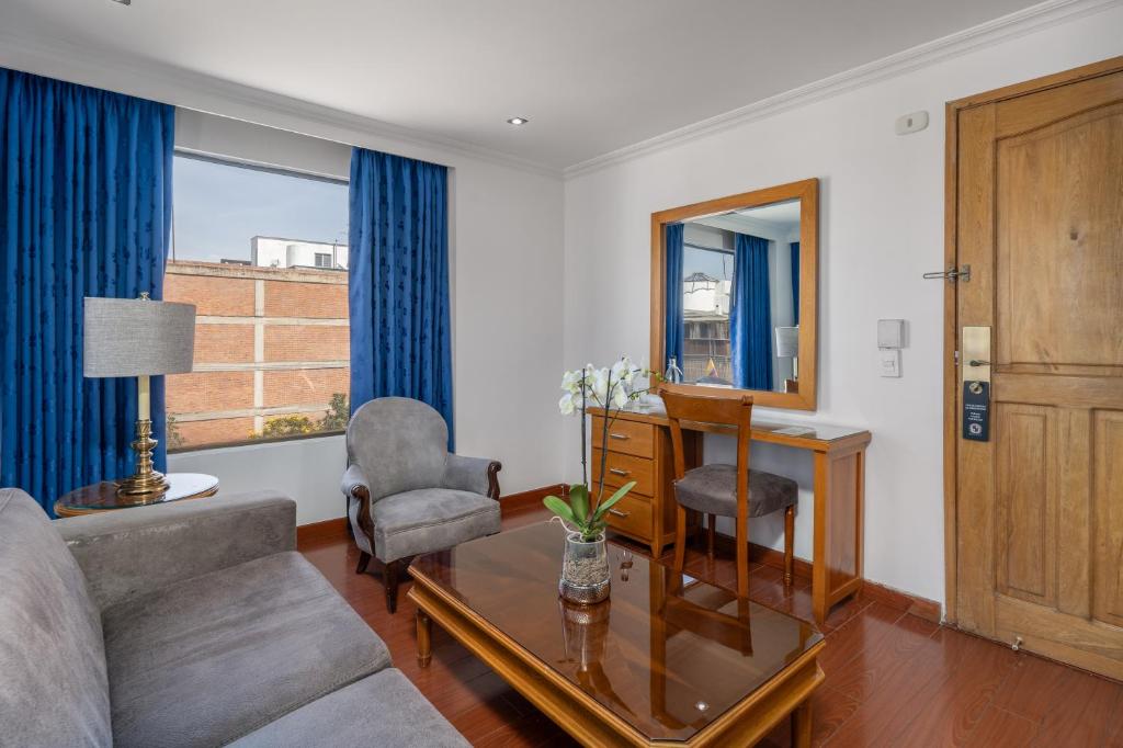 Posezení v ubytování Hotel Egina Bogotá