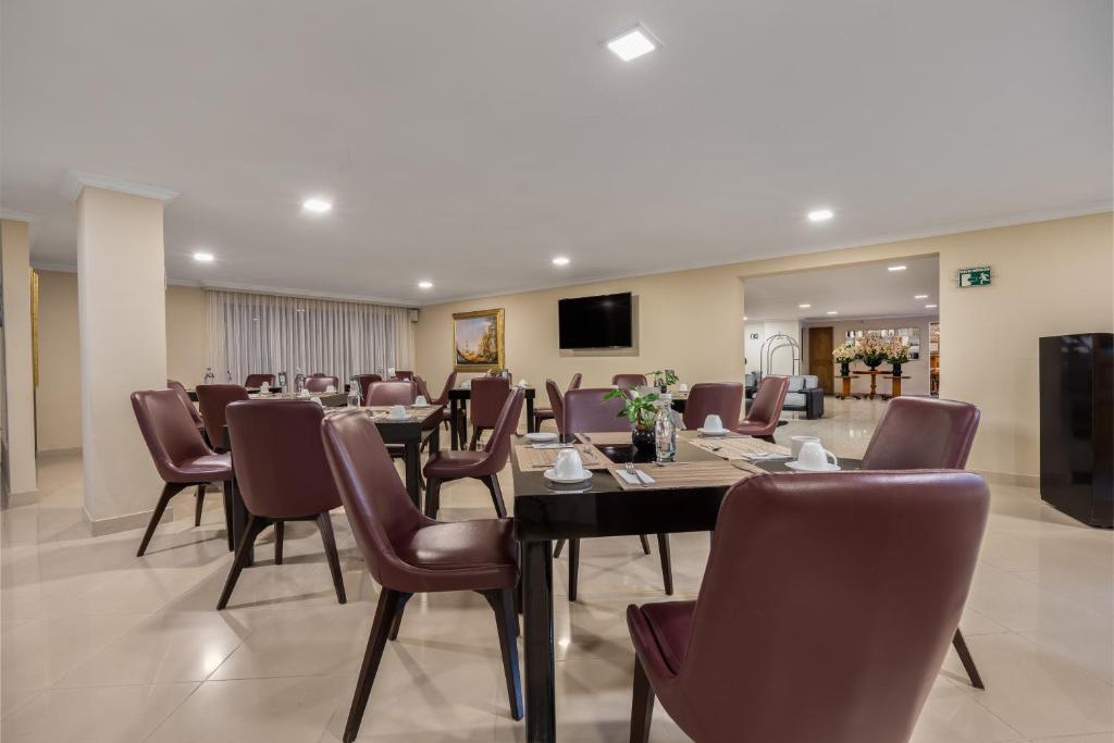TV a/nebo společenská místnost v ubytování Hotel Egina Bogotá