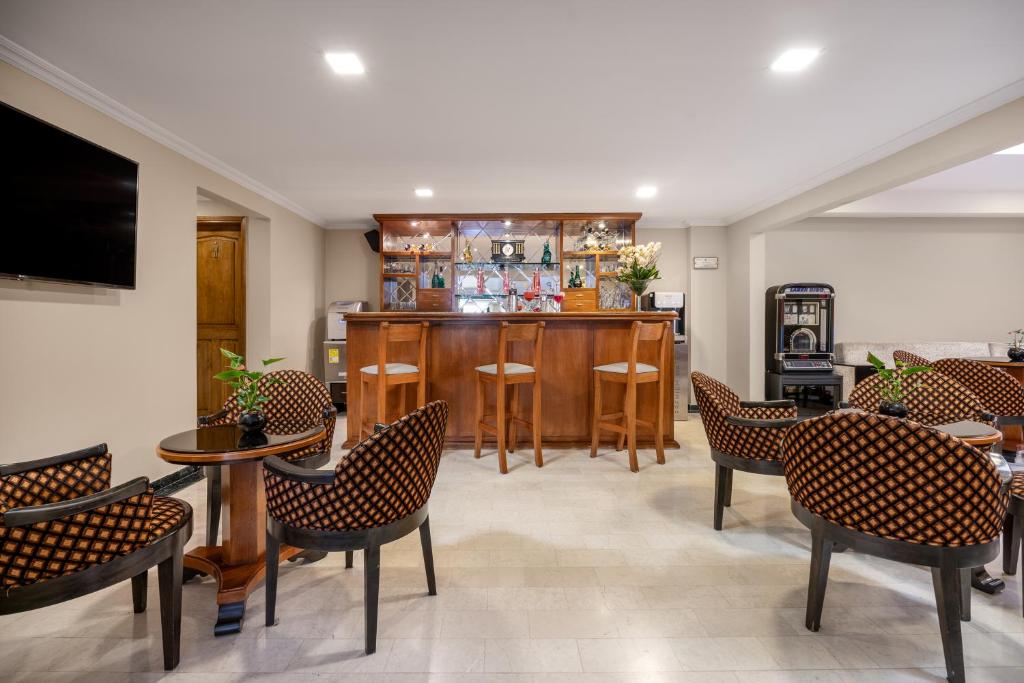 Lounge nebo bar v ubytování Hotel Egina Bogotá