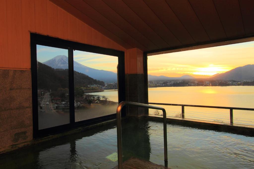 富士河口湖町にある富士河口湖温泉 ホテル あさふじのギャラリーの写真
