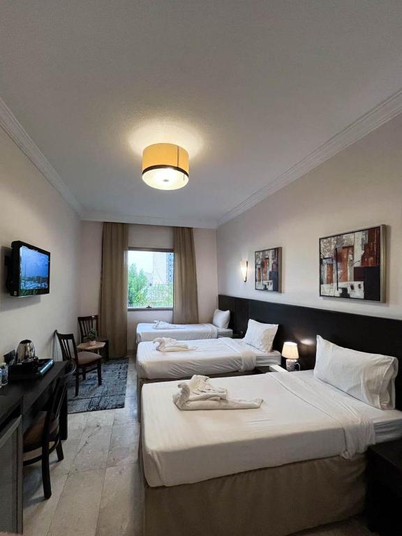 HUSSEIN BEYARI HOTEL