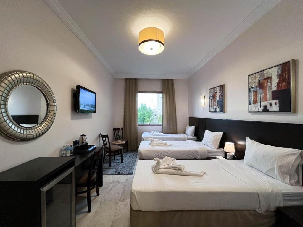 HUSSEIN BEYARI HOTEL