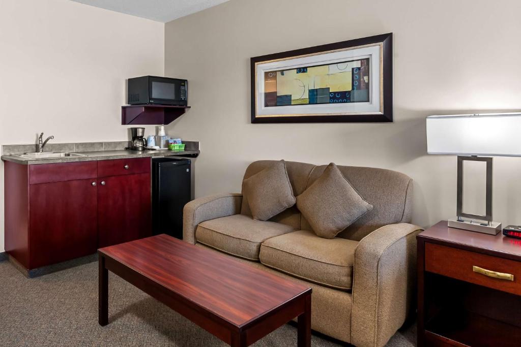 Kuchyň nebo kuchyňský kout v ubytování SureStay Hotel by Best Western Bassano