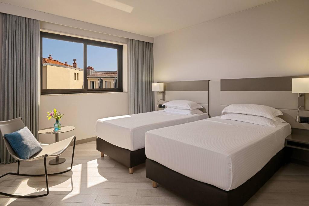 
Family Junior Suite with City View
