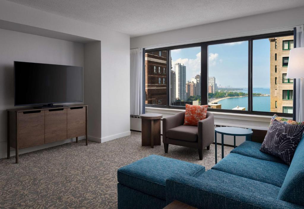 Sonesta ES Suites Chicago Downtown Magnificent Mile Medical - One Bedroom Suite - King - Lake View