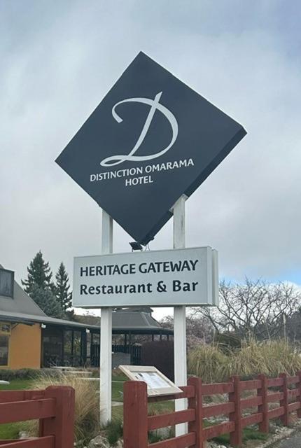 Certifikát, hodnocení, plakát nebo jiný dokument vystavený v ubytování Distinction Heritage Gateway Hotel