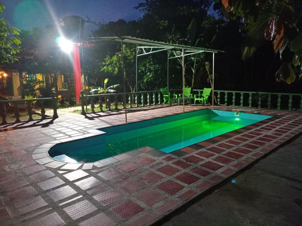 Bazén v ubytování El descanso nebo v jeho okolí