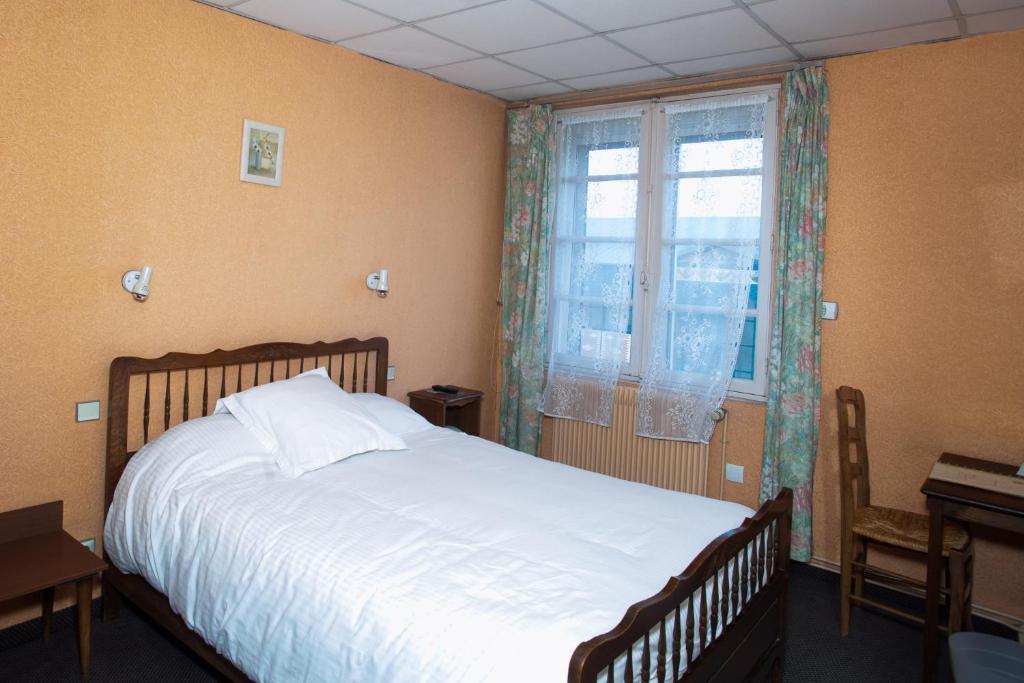 Logis Hotel Restaurant Le Commerce - Chambre Simple