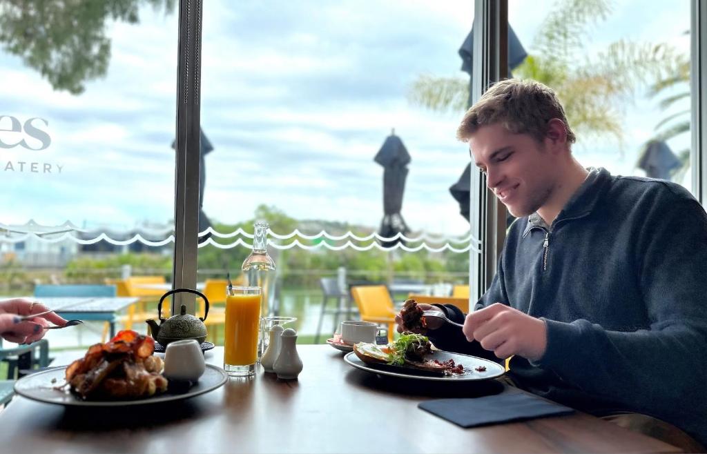 Tides Hotel - Resim 13