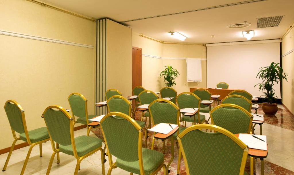 Konferenční prostory v ubytování Grand Hotel Barone Di Sassj