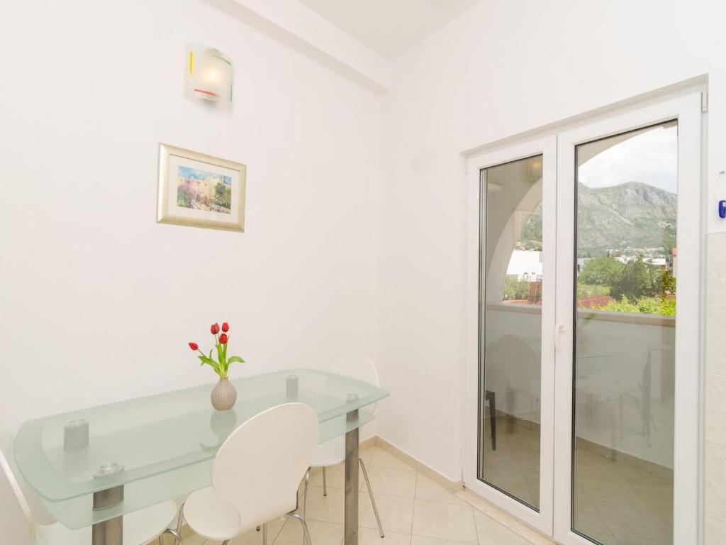 Apartments & Rooms Bari i - Studio Apartment with Balcony and City View First Floor -APT 10