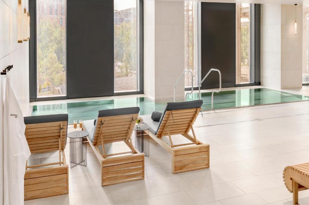 Clarion Hotel Karlatornet - Resim 3