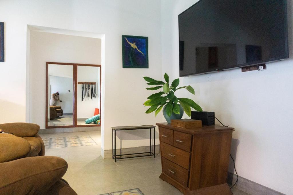 TV a/nebo společenská místnost v ubytování La Maison de Trinco