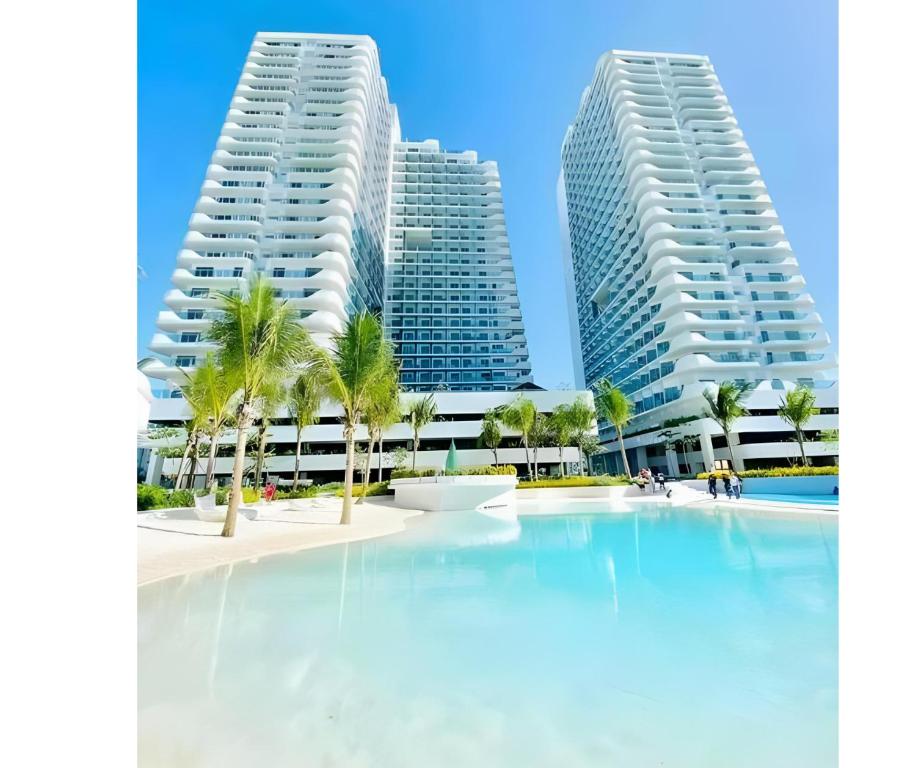 Ảnh trong thư viện ảnh của Double Deluxe Room with Mount Arayat View at Azure North San Fernando Pampanga ở San Fernando