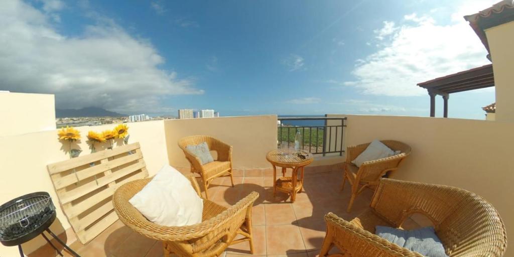 Balkón nebo terasa v ubytování AticoSunsetCallaobeach