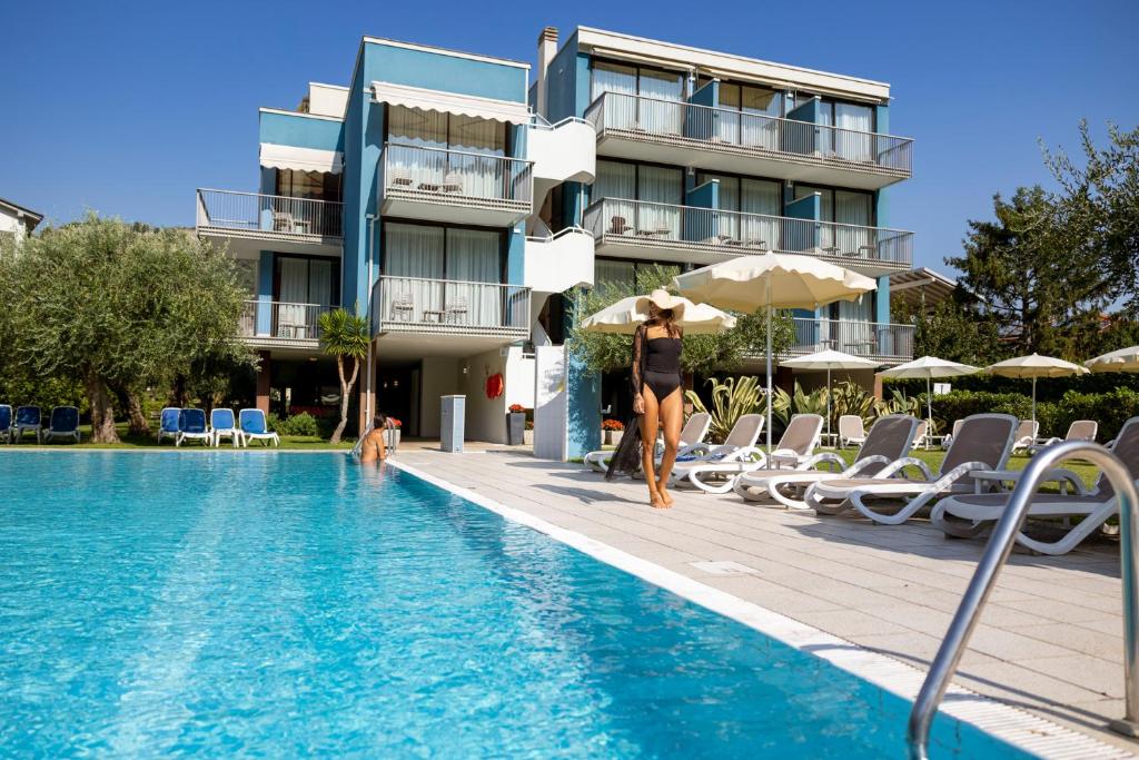 Bazén v ubytování Hotel Holiday Sport & Relax nebo v jeho okolí