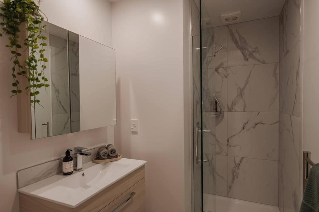 Casino Luxury Suite City Centre - Sleeps 5 - Resim 14