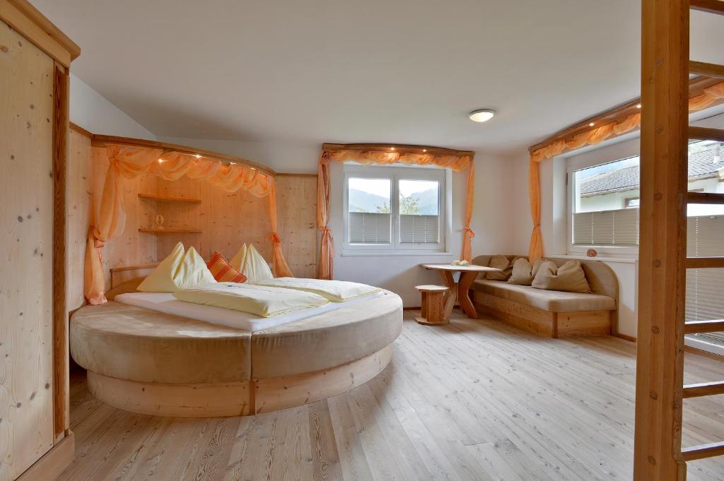 Posezení v ubytování Bed & Breakfast Landhaus Strasser