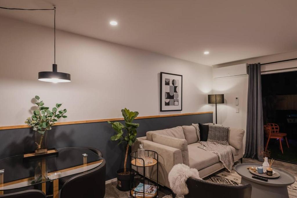 High Roller Luxury Casino Suite & Hot Tub - Resim 10