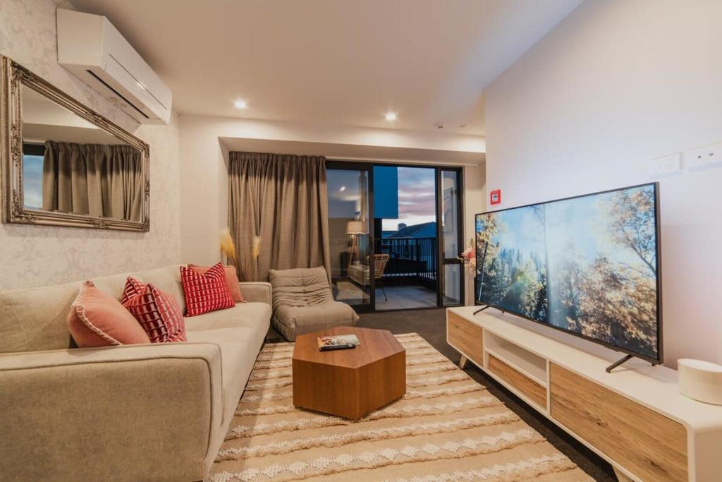 Triple Treat on Fitzgerald - Your 3-BR Getaway - Resim 1