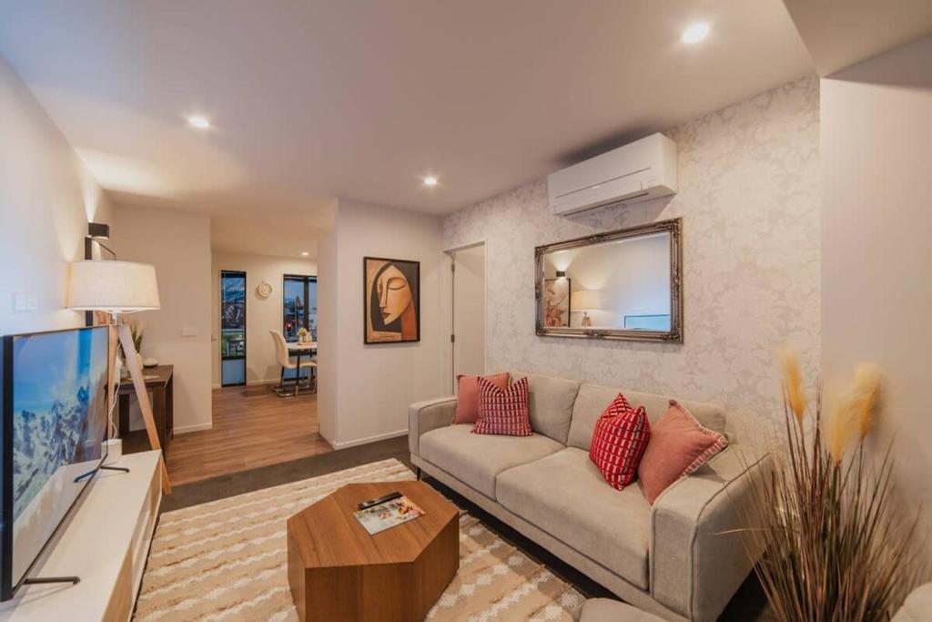 Triple Treat on Fitzgerald - Your 3-BR Getaway - Resim 3