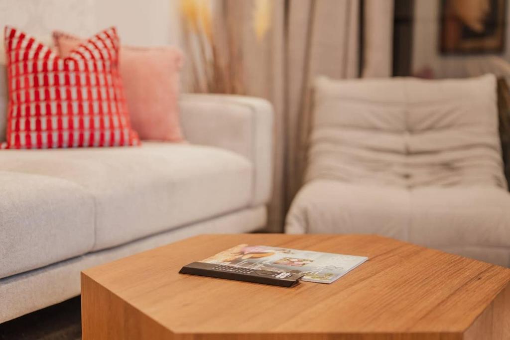 Triple Treat on Fitzgerald - Your 3-BR Getaway - Resim 8