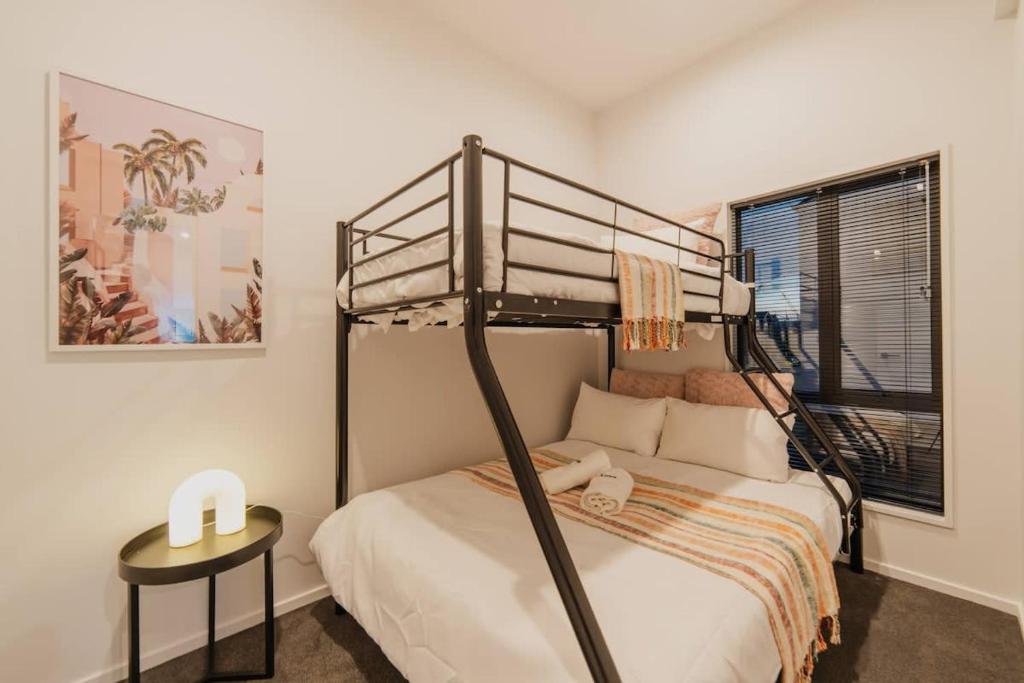 Triple Treat on Fitzgerald - Your 3-BR Getaway - Resim 9