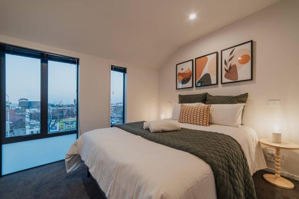 Triple Treat on Fitzgerald - Your 3-BR Getaway - Resim 11