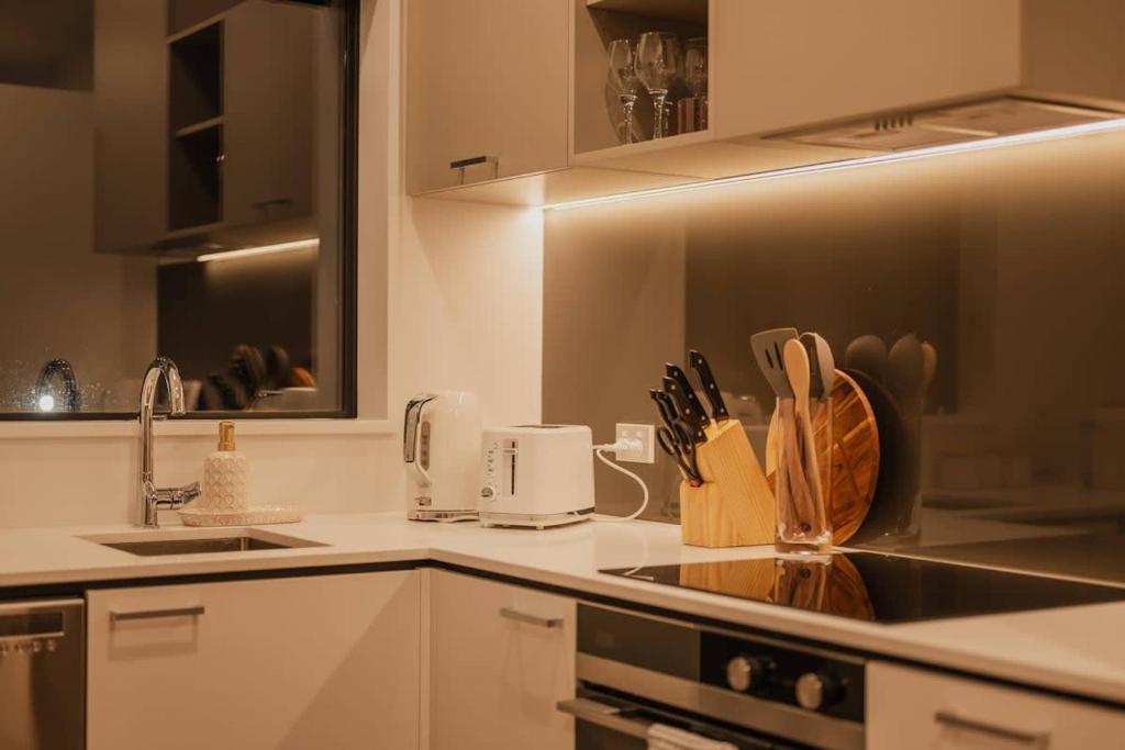 Triple Treat on Fitzgerald - Your 3-BR Getaway - Resim 23