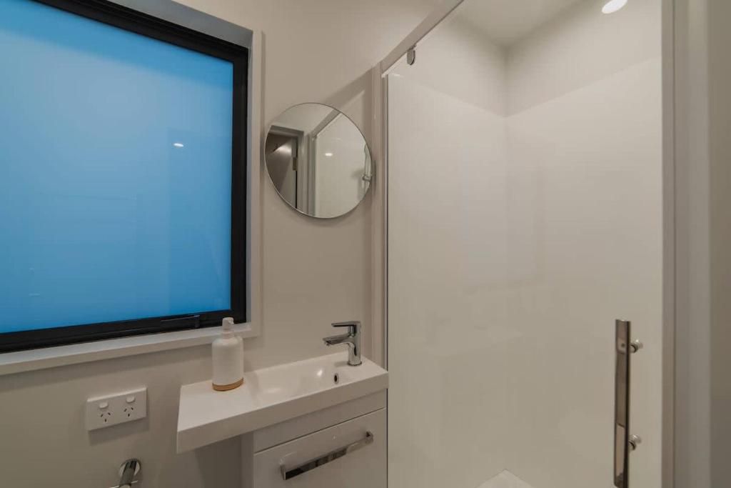 Triple Treat on Fitzgerald - Your 3-BR Getaway - Resim 27