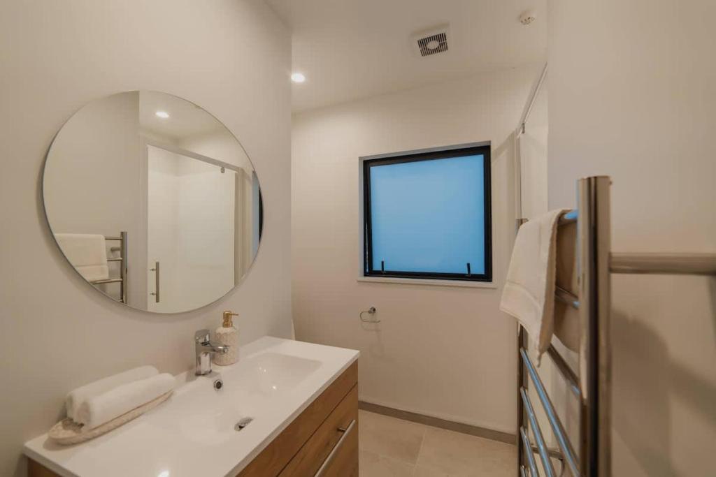 Triple Treat on Fitzgerald - Your 3-BR Getaway - Resim 29