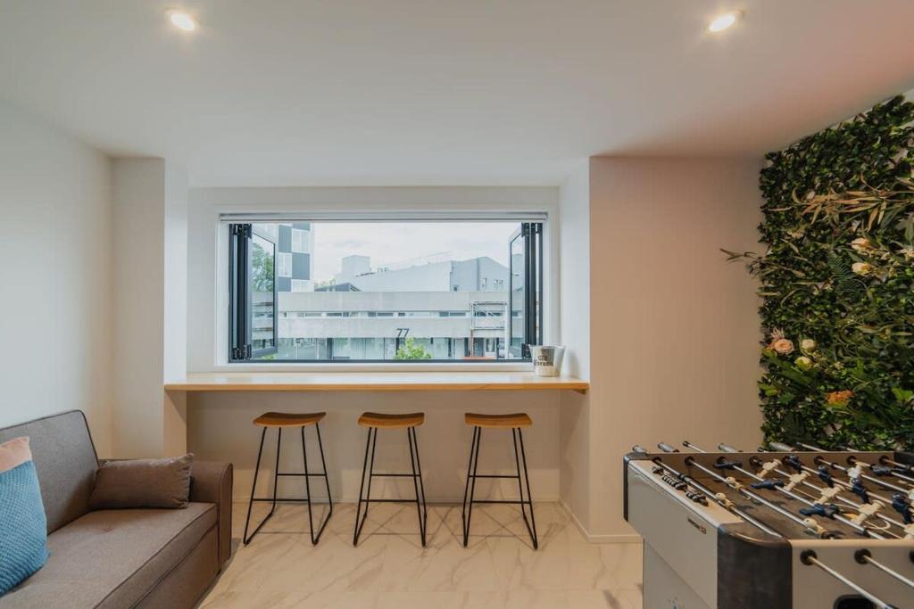 Madhouse Comfort - 2-BR Haven on Tuam Street - Resim 21