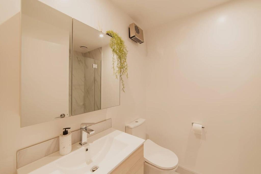 Madhouse Comfort - 2-BR Haven on Tuam Street - Resim 23