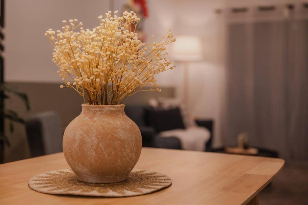 Your Stylish Retreat in the Heart of the City - Resim 23