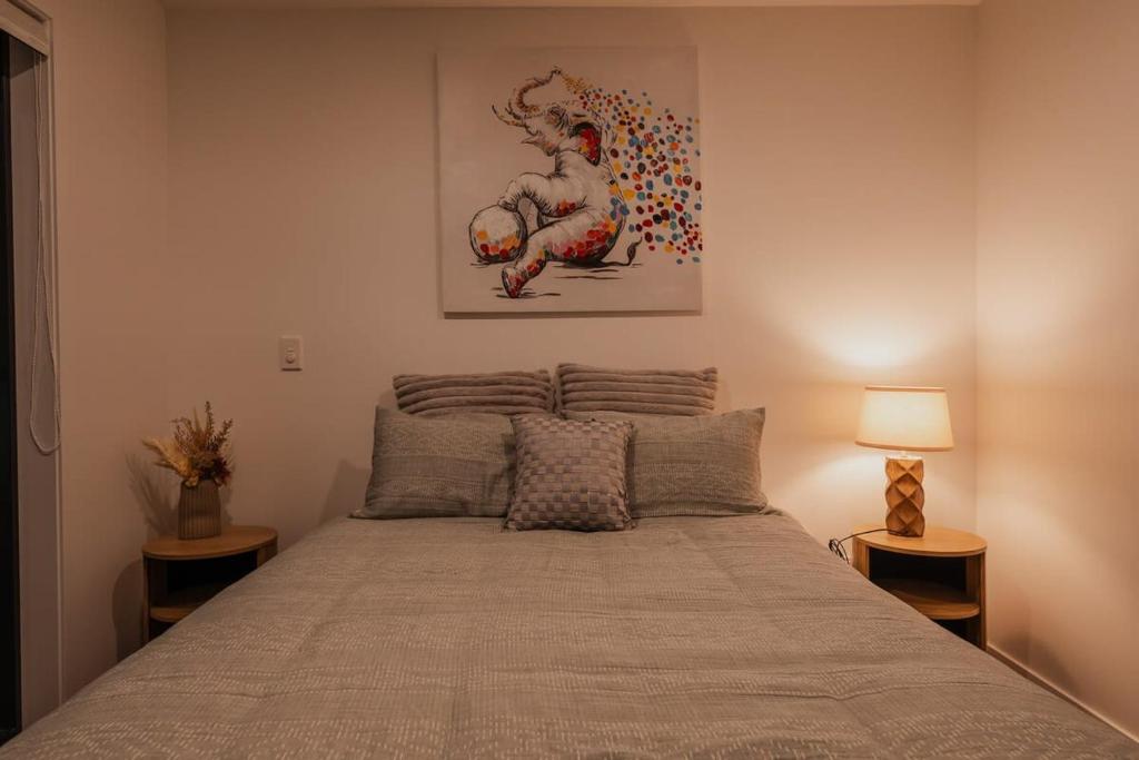 Your Stylish Retreat in the Heart of the City - Resim 30