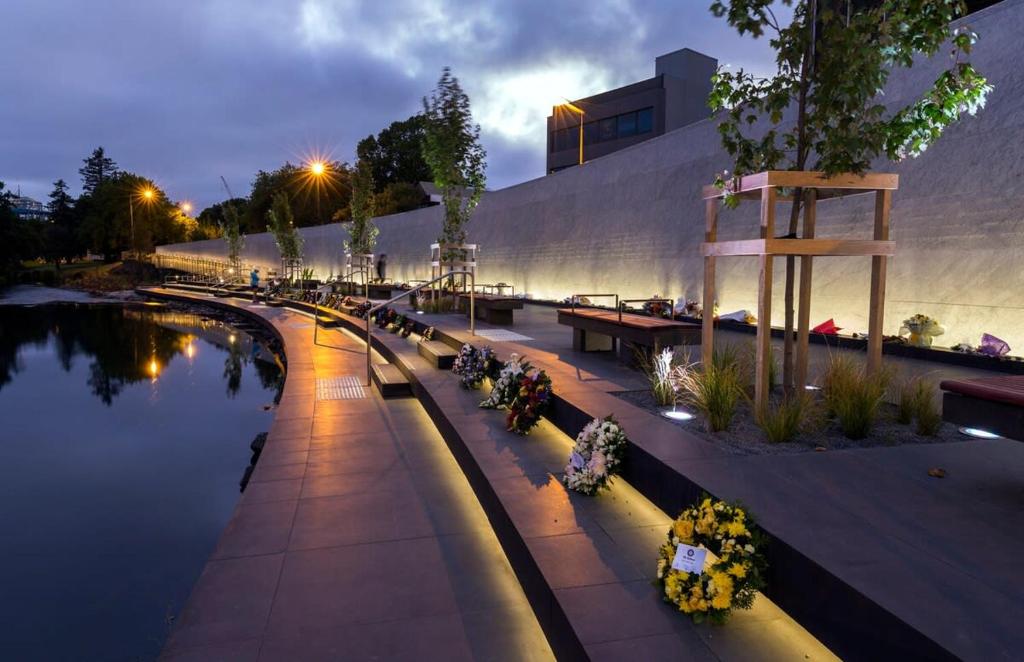 Your Stylish Retreat in the Heart of the City - Resim 34