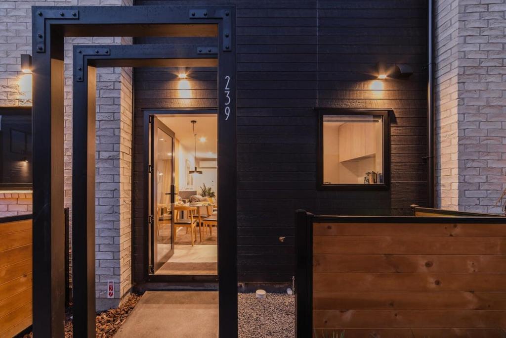 The Perfect City Nook - Designers Delight - Resim 24