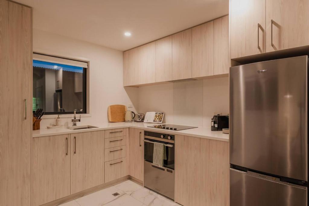 Addington Stadium Stay - Sleeps 6 - Resim 3