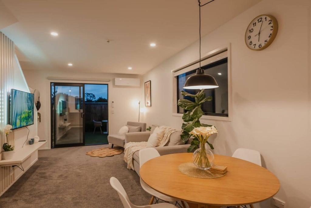 Addington Stadium Stay - Sleeps 6 - Resim 12