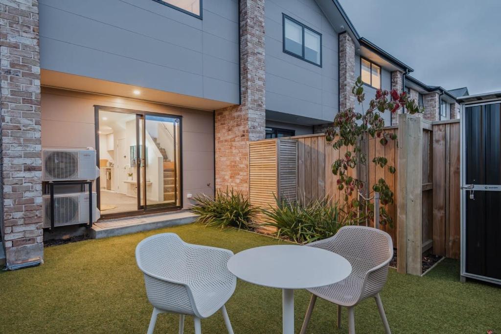 Addington Stadium Stay - Sleeps 6 - Resim 7