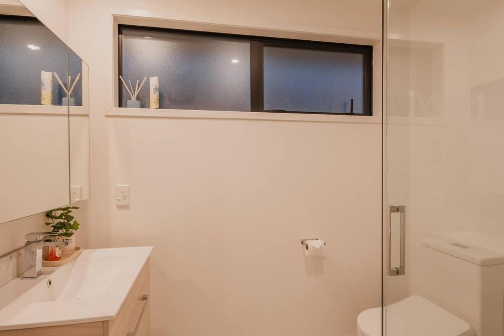 Addington Stadium Stay - Sleeps 6 - Resim 6
