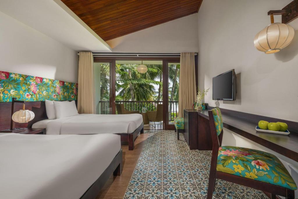 Twin Deluxe River View Room