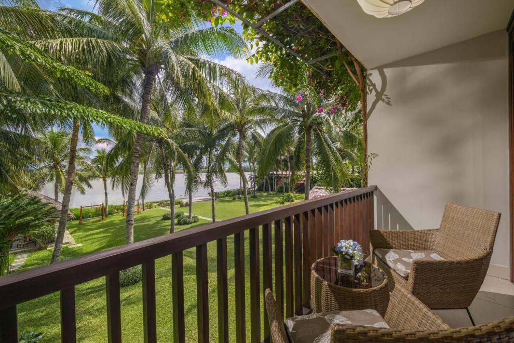 Double Deluxe River View Room