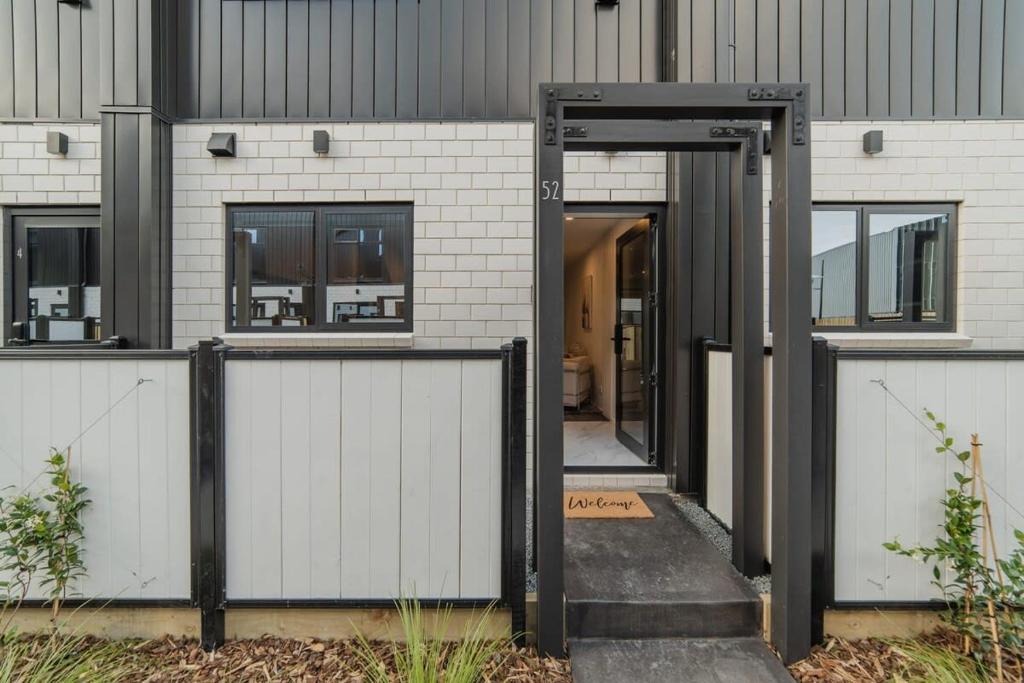 Central City Boutique Escape - Resim 24