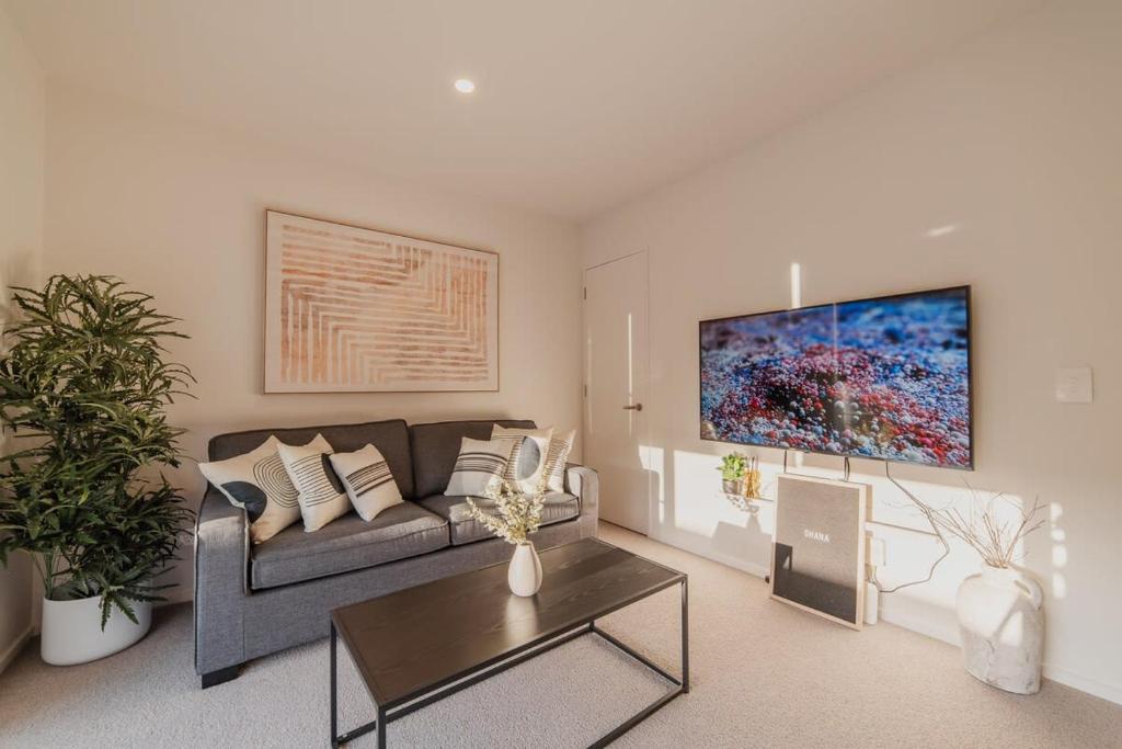 Garden View 2-Bedroom Getaway in Christchurch - Resim 5