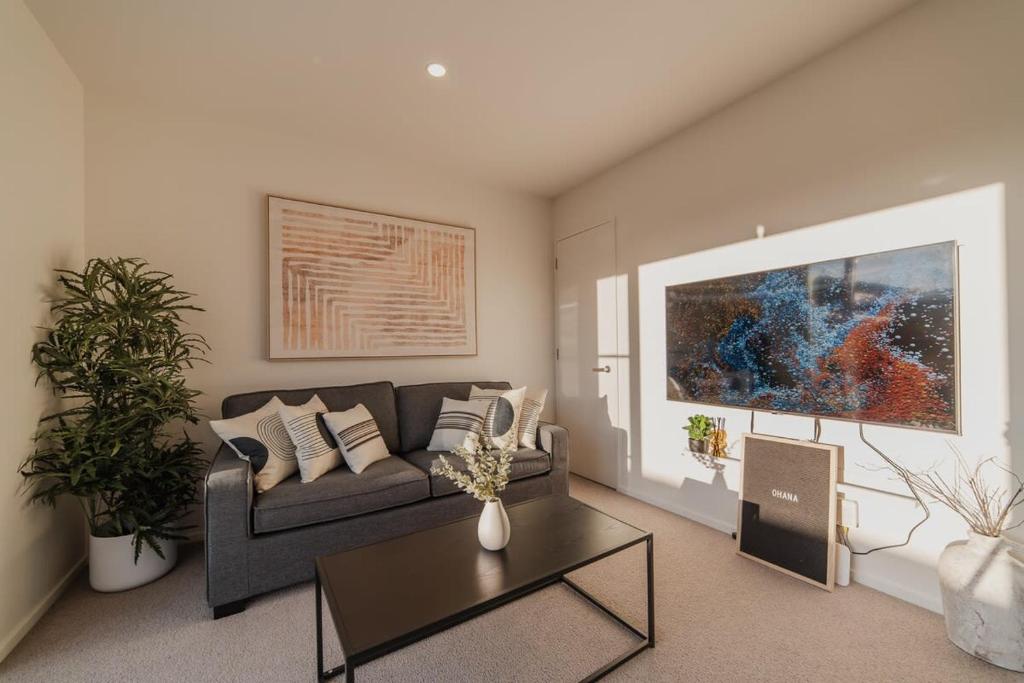 Garden View 2-Bedroom Getaway in Christchurch - Resim 16